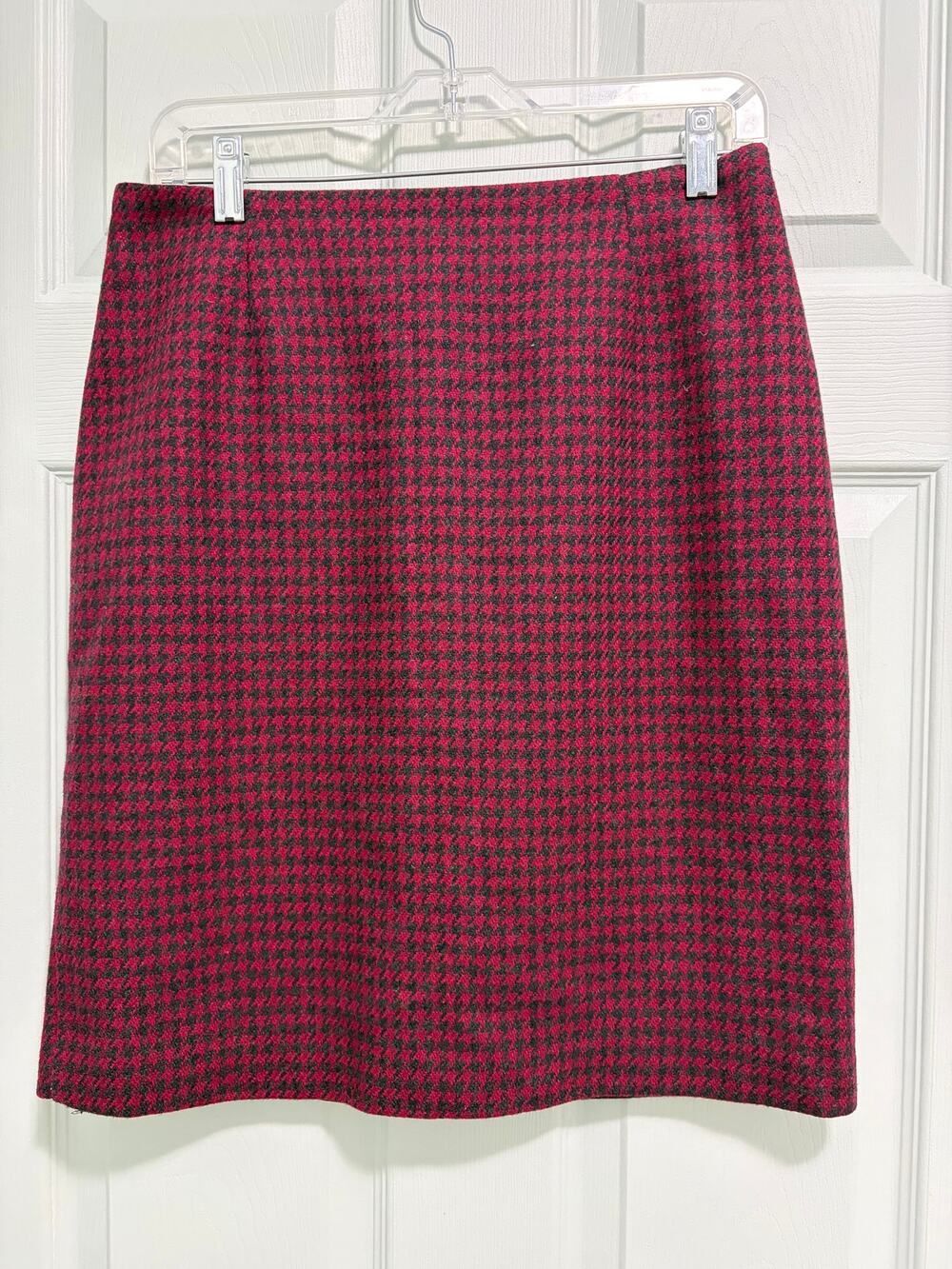 Ann-taylor Women's Red and Black Skirt